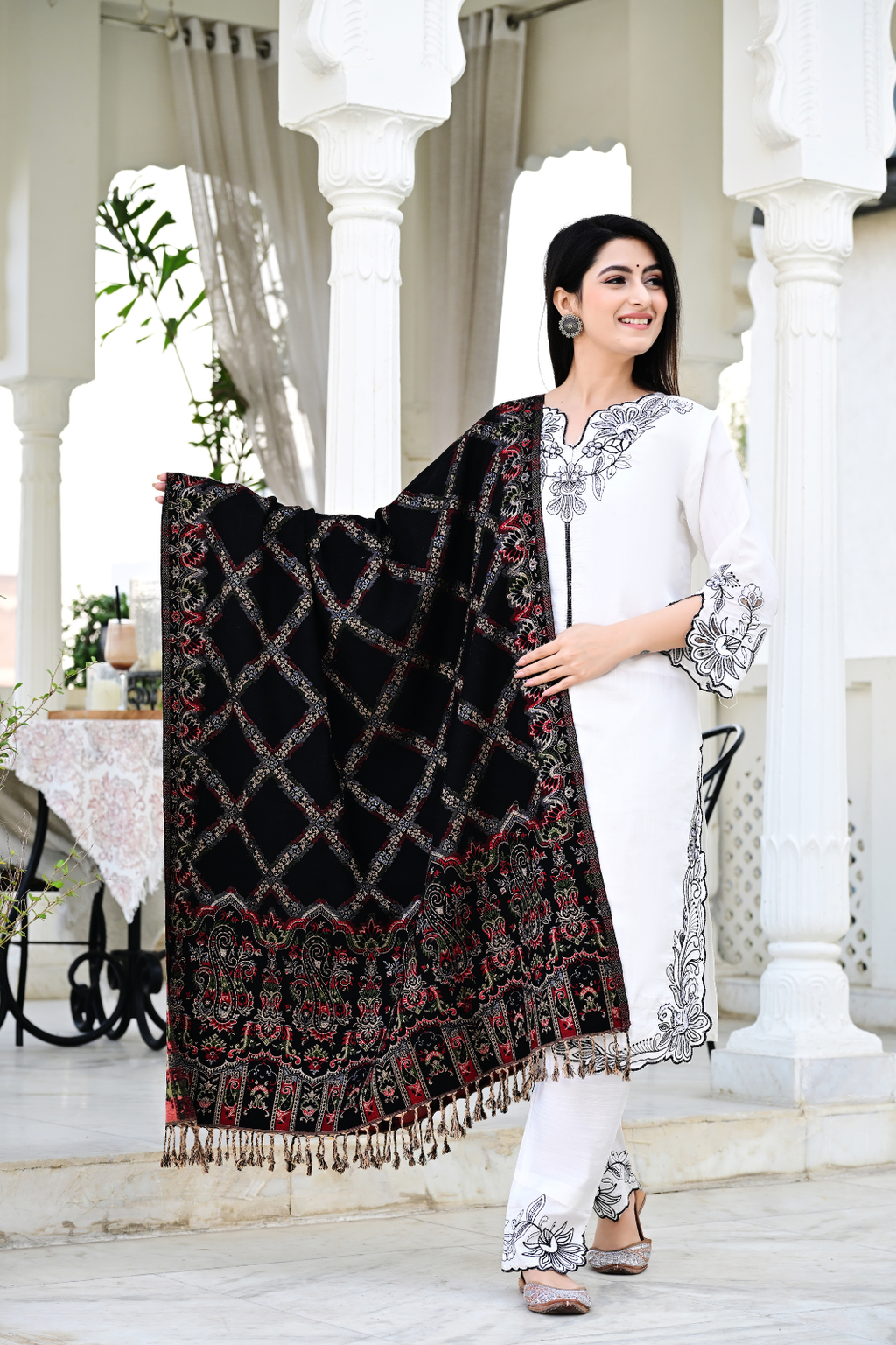 Experience Timeless Beauty with Our Heritage-Inspired Modern Shawl