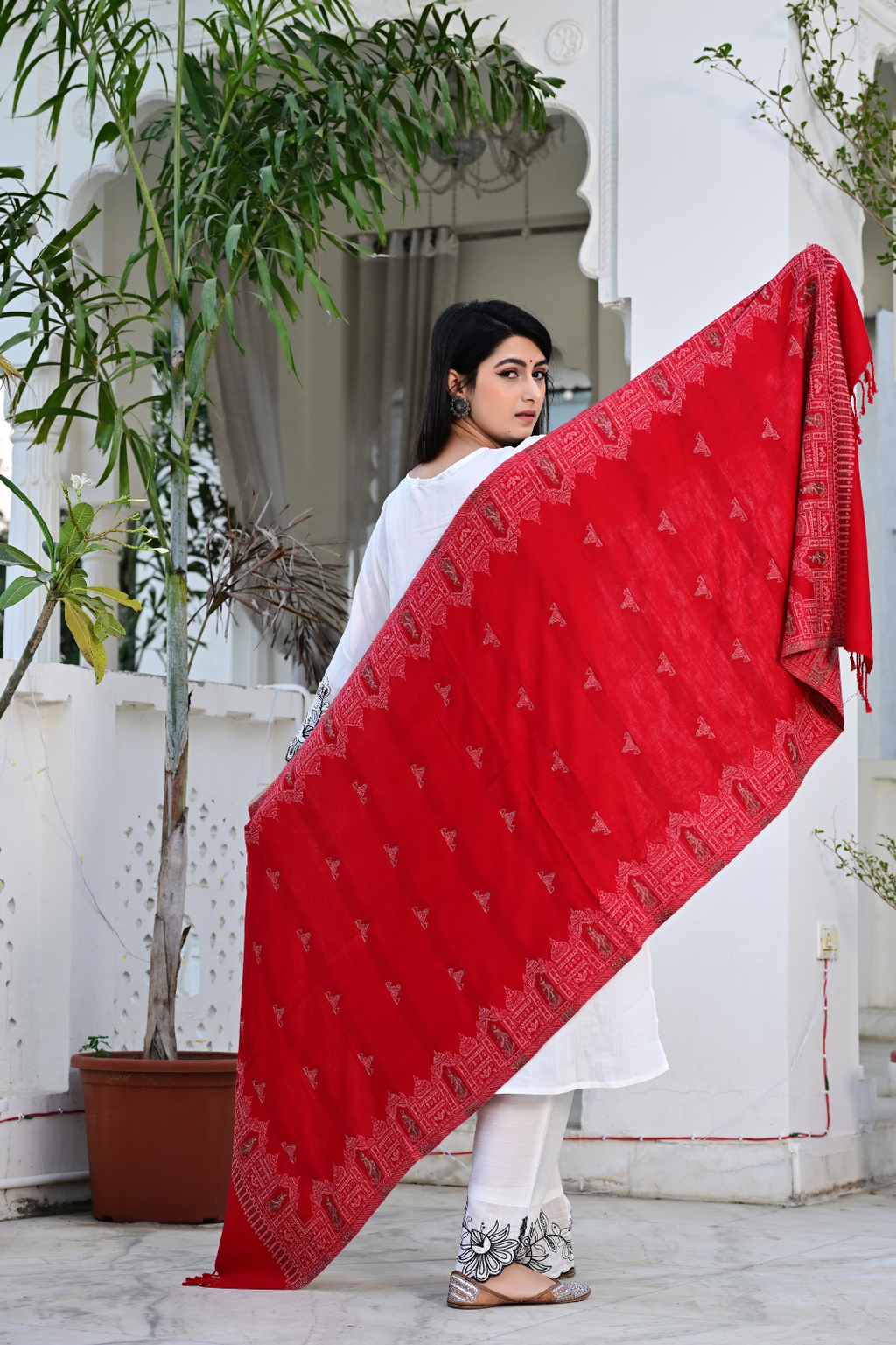 Luxury Red Floral Wrap – Elegant, Stylish & Perfect for Every Occasion