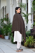 Elegant Black Shawl with Classic Beige Paisley Weaving
