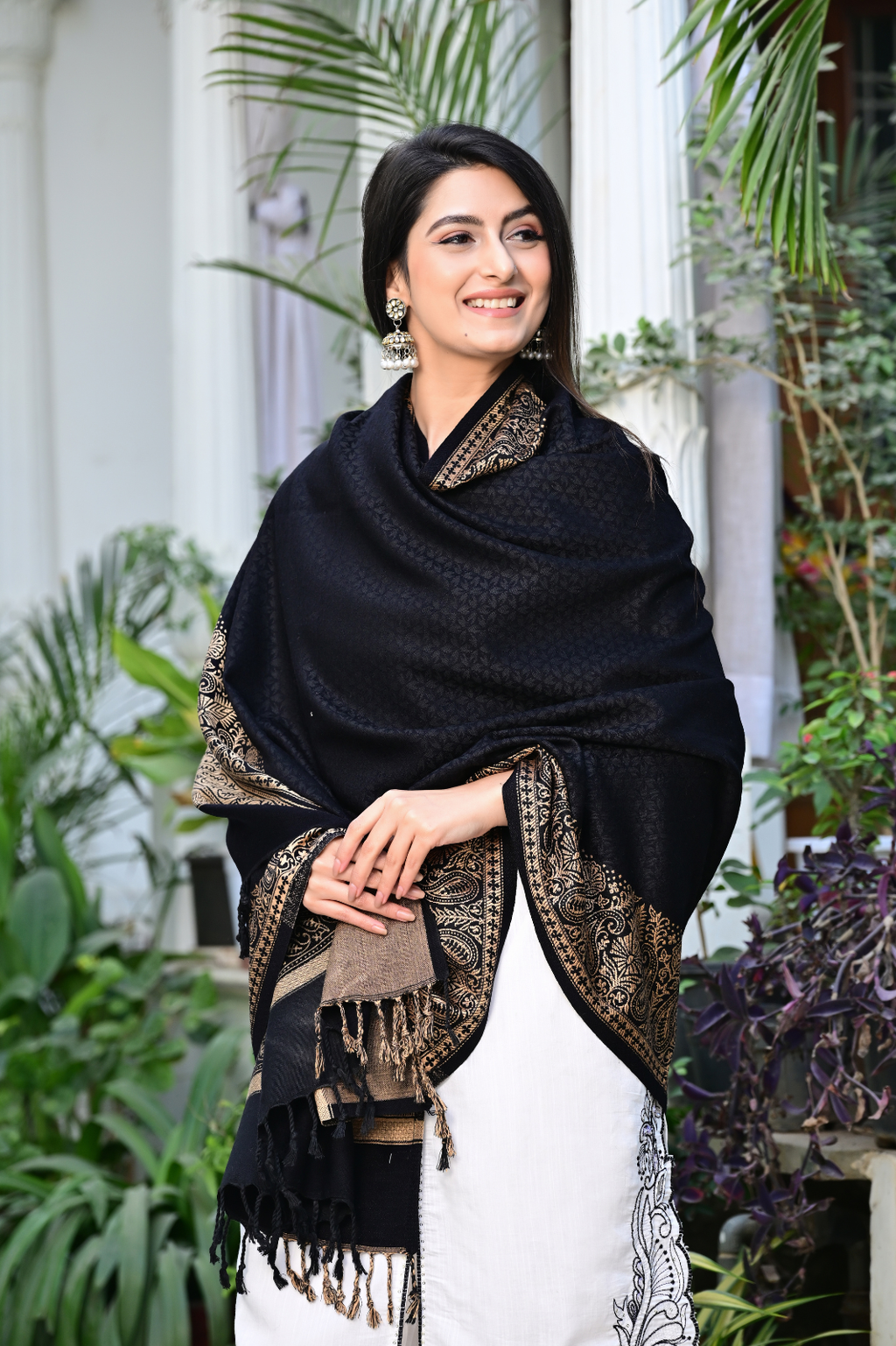 Fashionable Shawl with Bold Traditional Patterns & Premium Handmade Finish