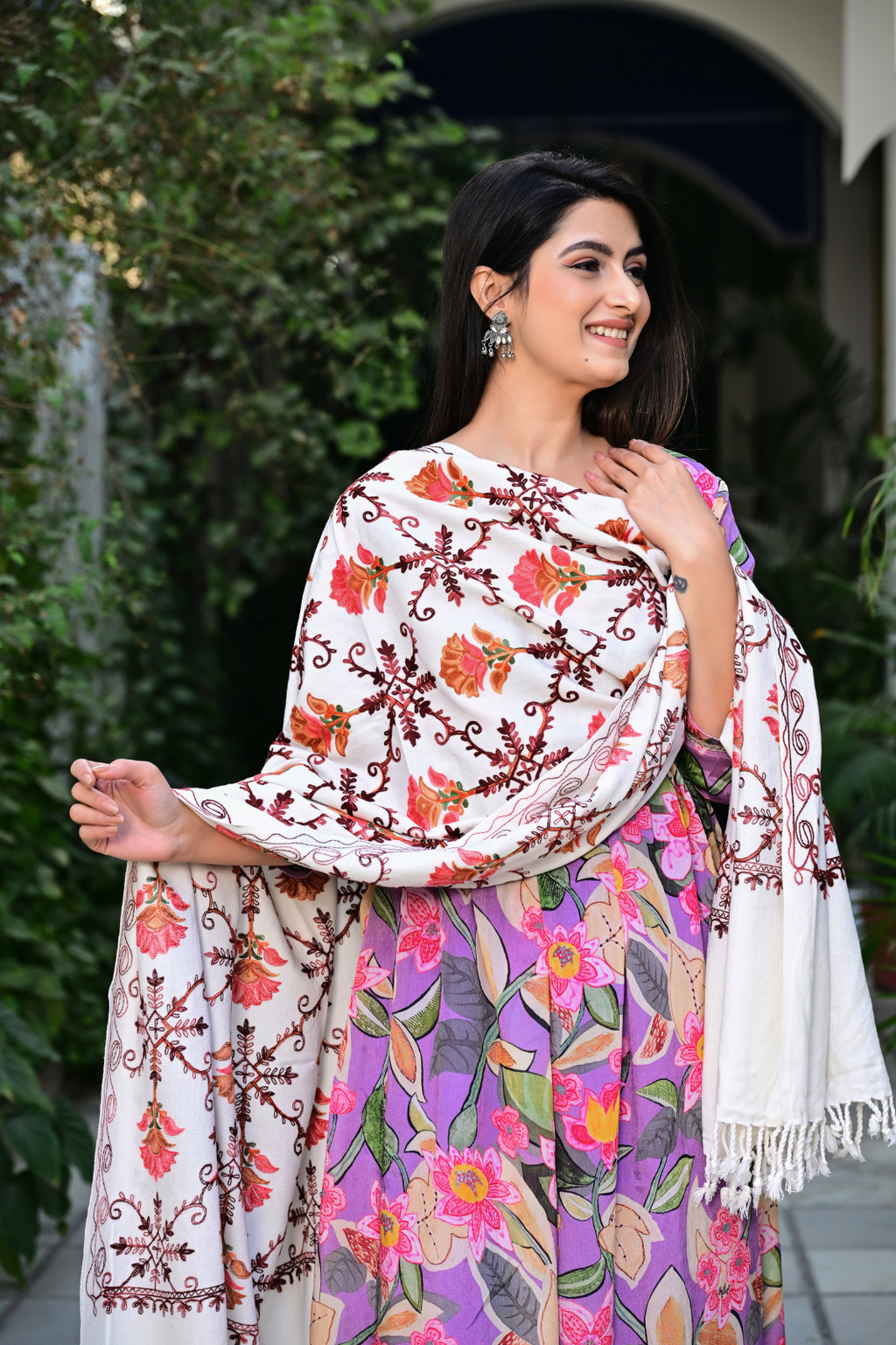 Pure White Shawl with Elegant Pattern Work – Simple Yet Royal Look