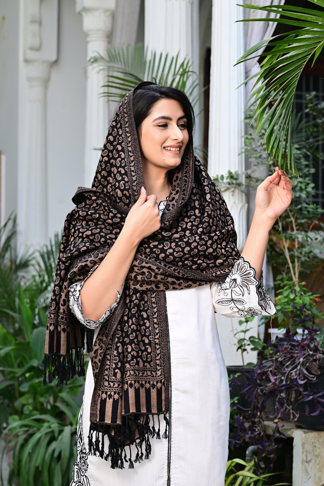 Elegant Black Shawl with Classic Beige Paisley Weaving