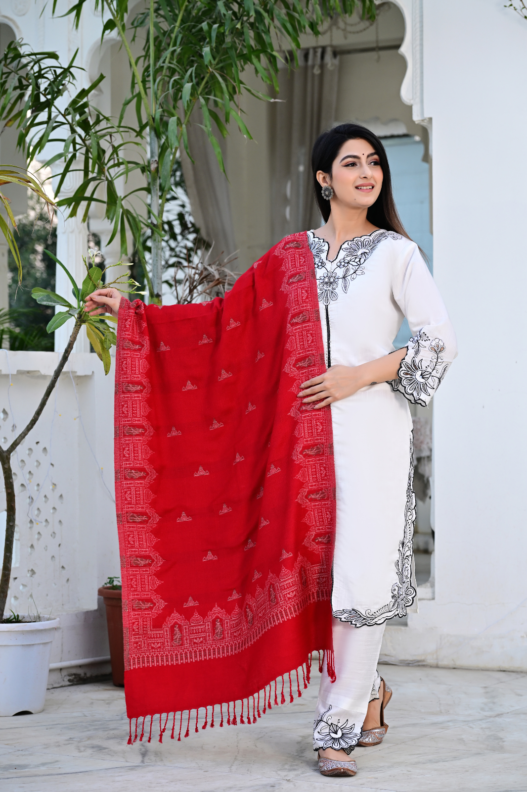 Luxury Red Floral Wrap – Elegant, Stylish & Perfect for Every Occasion