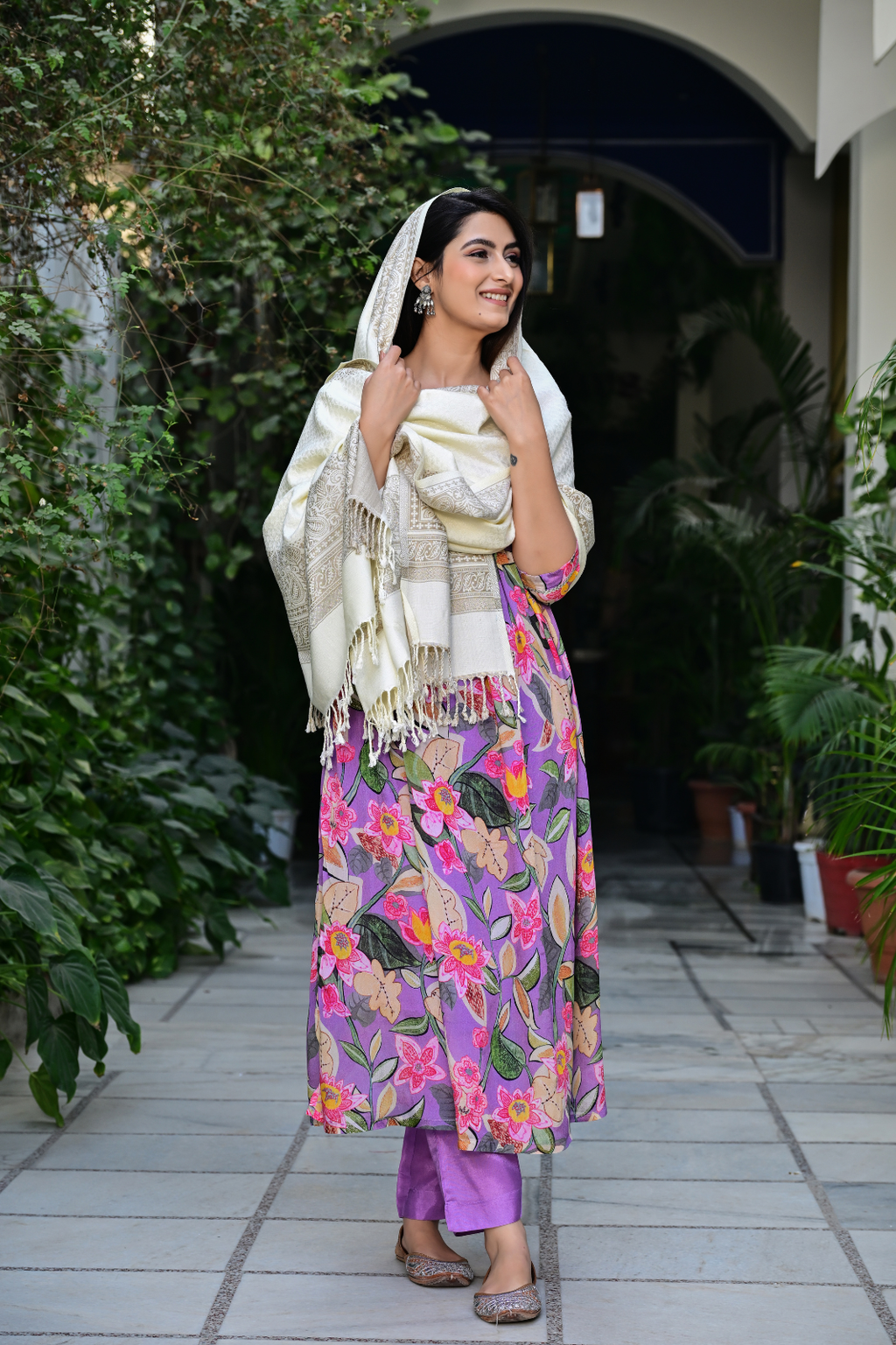 Embrace Classic Elegance with Our Multicolor Paisley Ethnic Shaw