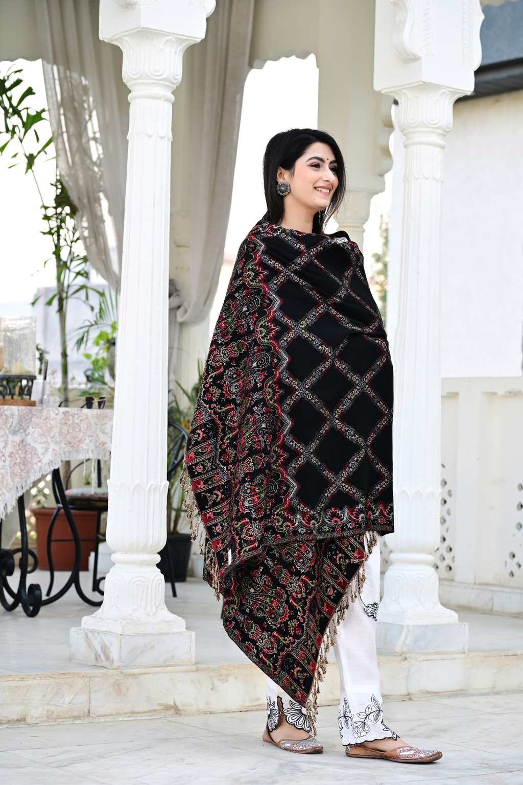 Experience Timeless Beauty with Our Heritage-Inspired Modern Shawl