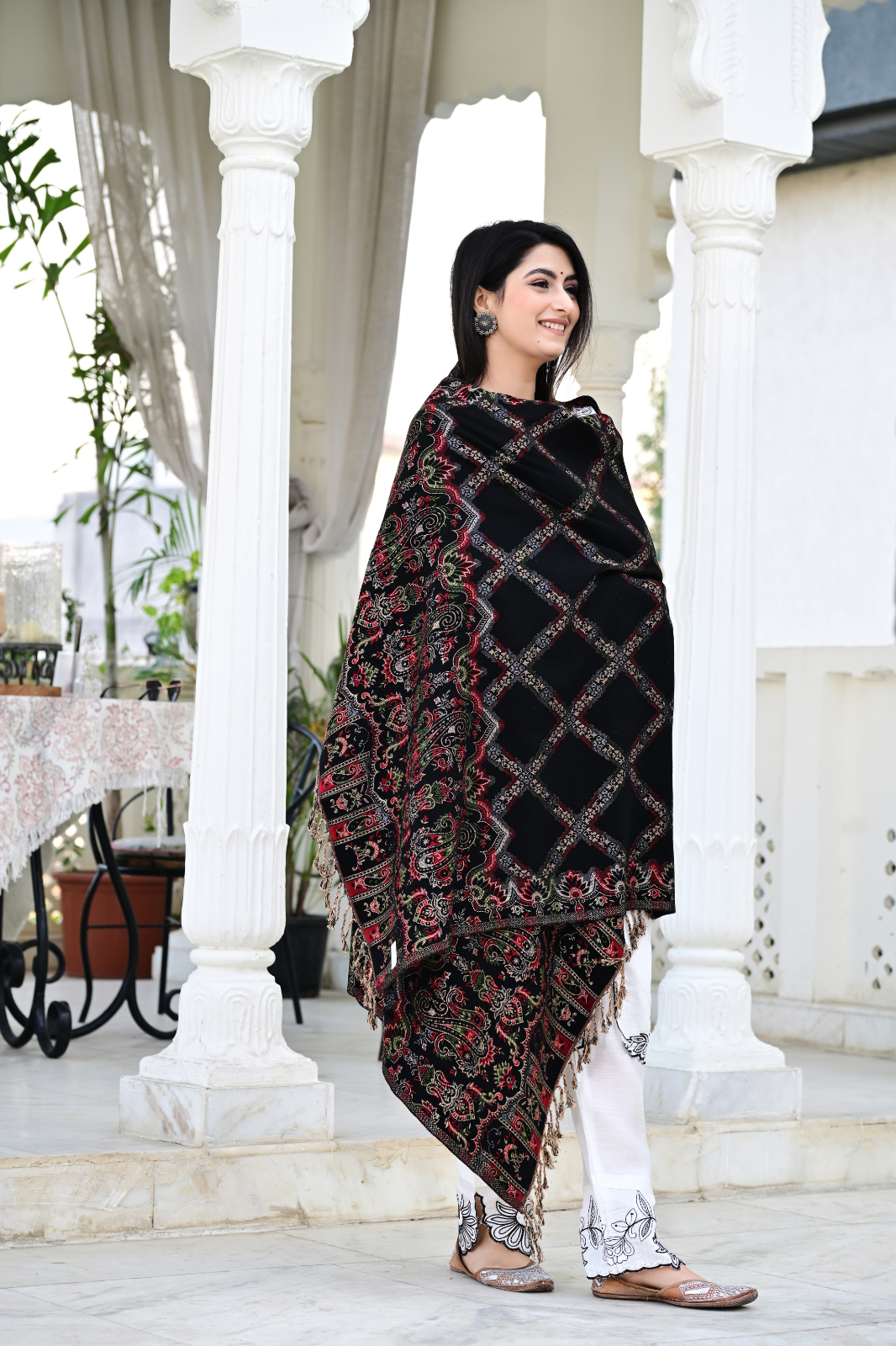 Experience Timeless Beauty with Our Heritage-Inspired Modern Shawl