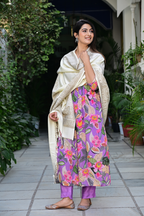 Embrace Classic Elegance with Our Multicolor Paisley Ethnic Shaw