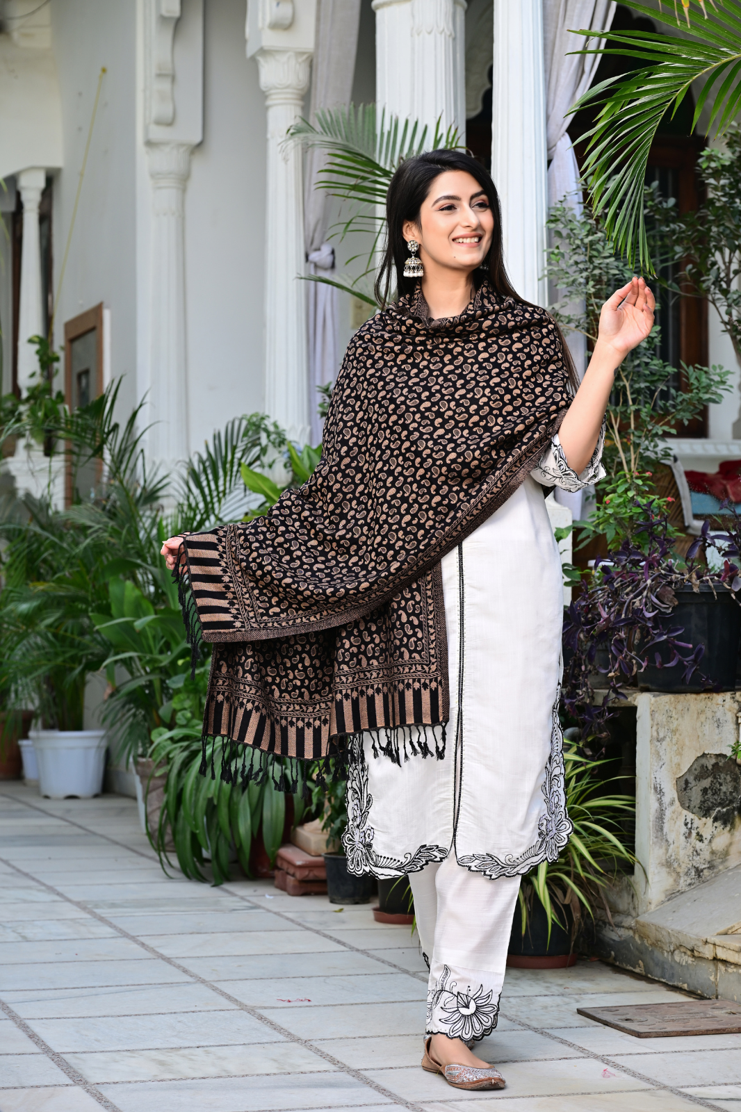 Elegant Black Shawl with Classic Beige Paisley Weaving