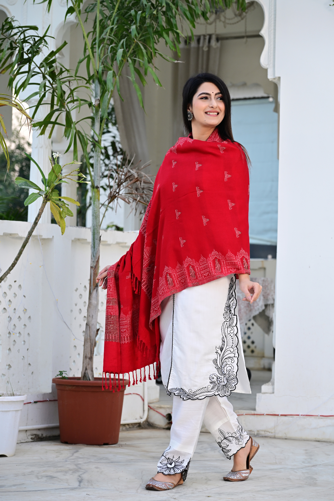 Luxury Red Floral Wrap – Elegant, Stylish & Perfect for Every Occasion