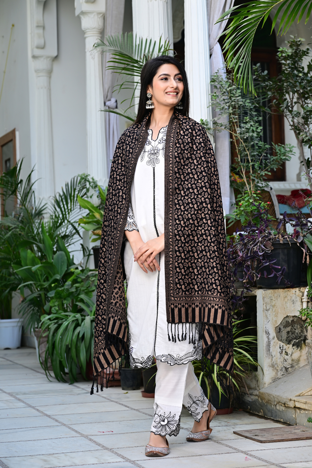 Elegant Black Shawl with Classic Beige Paisley Weaving