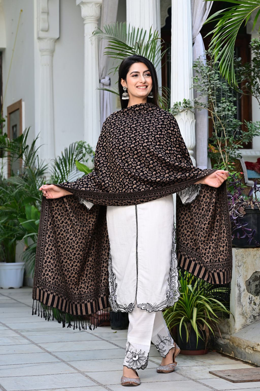 Elegant Black Shawl with Classic Beige Paisley Weaving