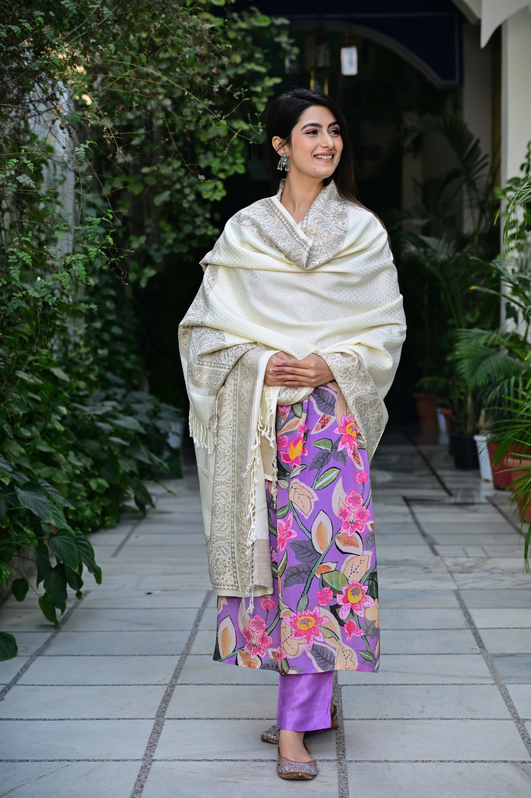 Embrace Classic Elegance with Our Multicolor Paisley Ethnic Shaw