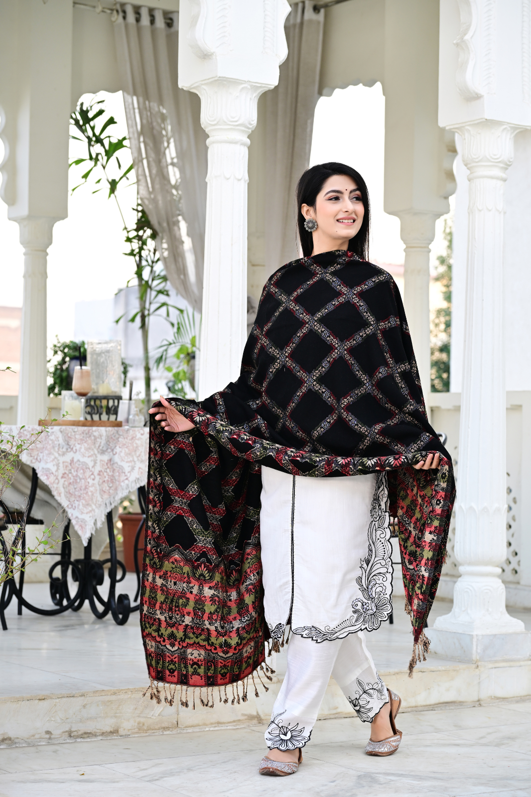 Experience Timeless Beauty with Our Heritage-Inspired Modern Shawl