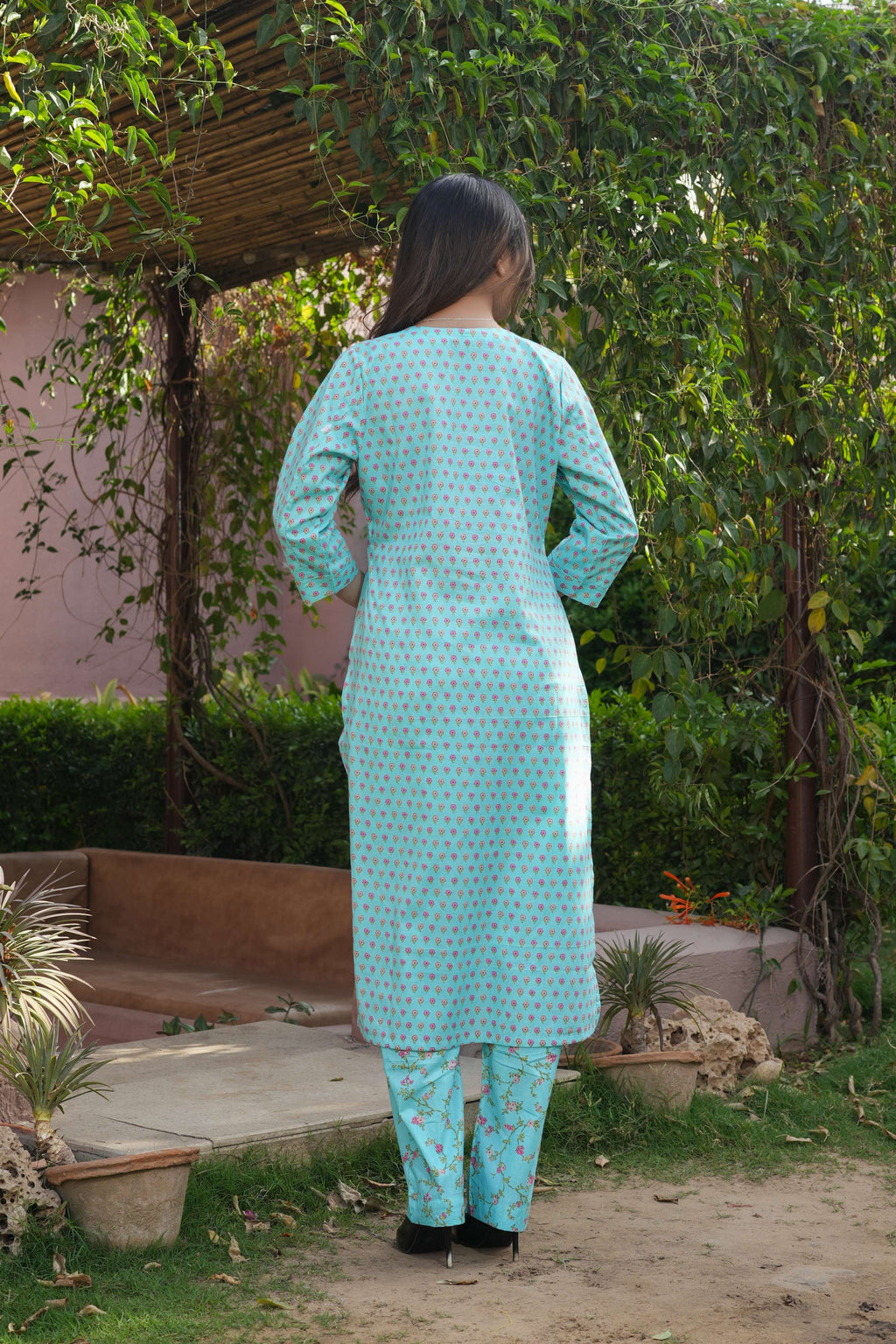 Aqua Blue 3 Pcs Printed Suit Set with Delicate Floral Motifs
