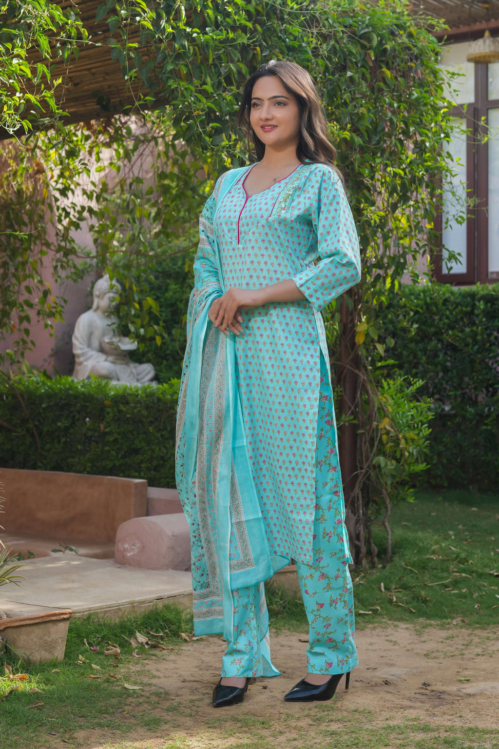 Aqua Blue 3 Pcs Printed Suit Set with Delicate Floral Motifs