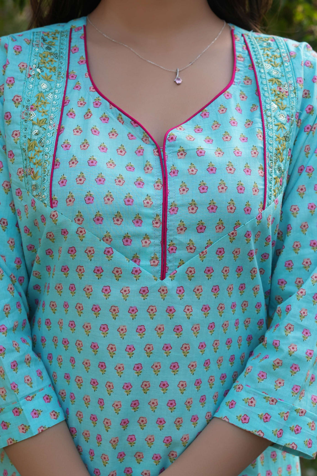 Aqua Blue 3 Pcs Printed Suit Set with Delicate Floral Motifs