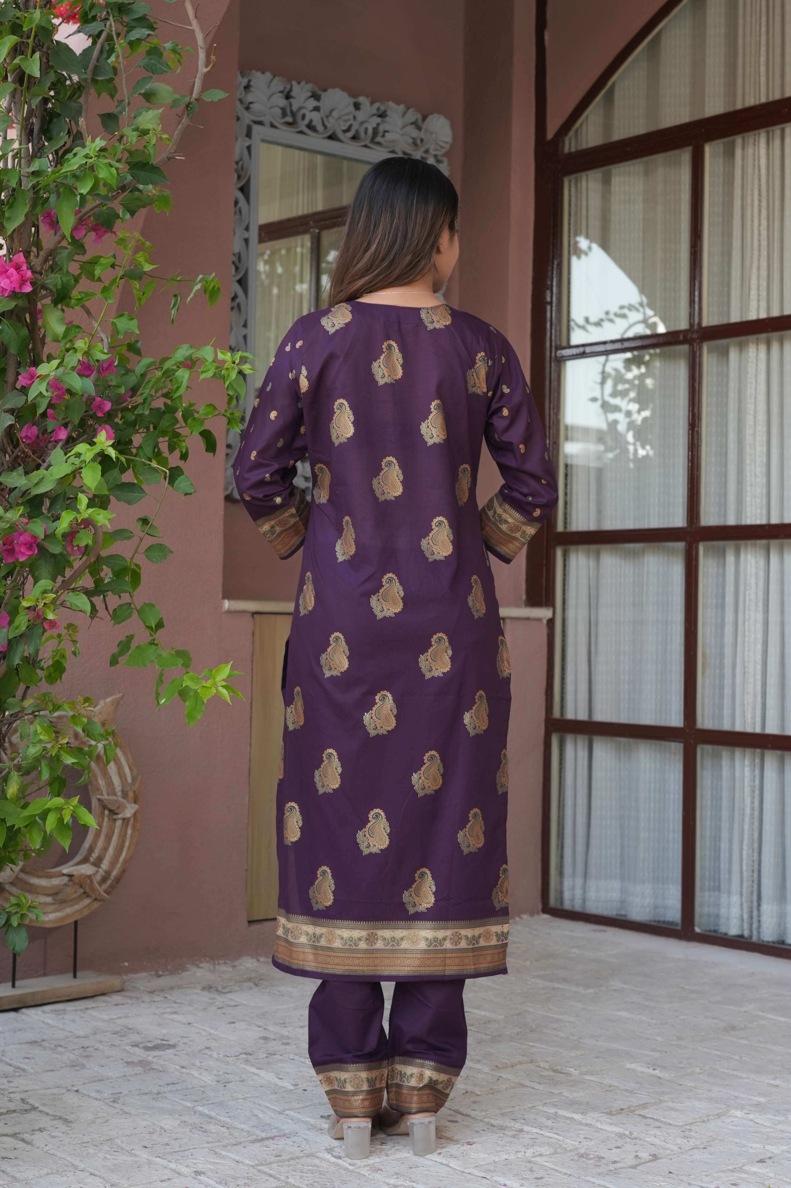 Deep Purple 3 Pcs Printed Suit Set with Traditional Paisley Motifs