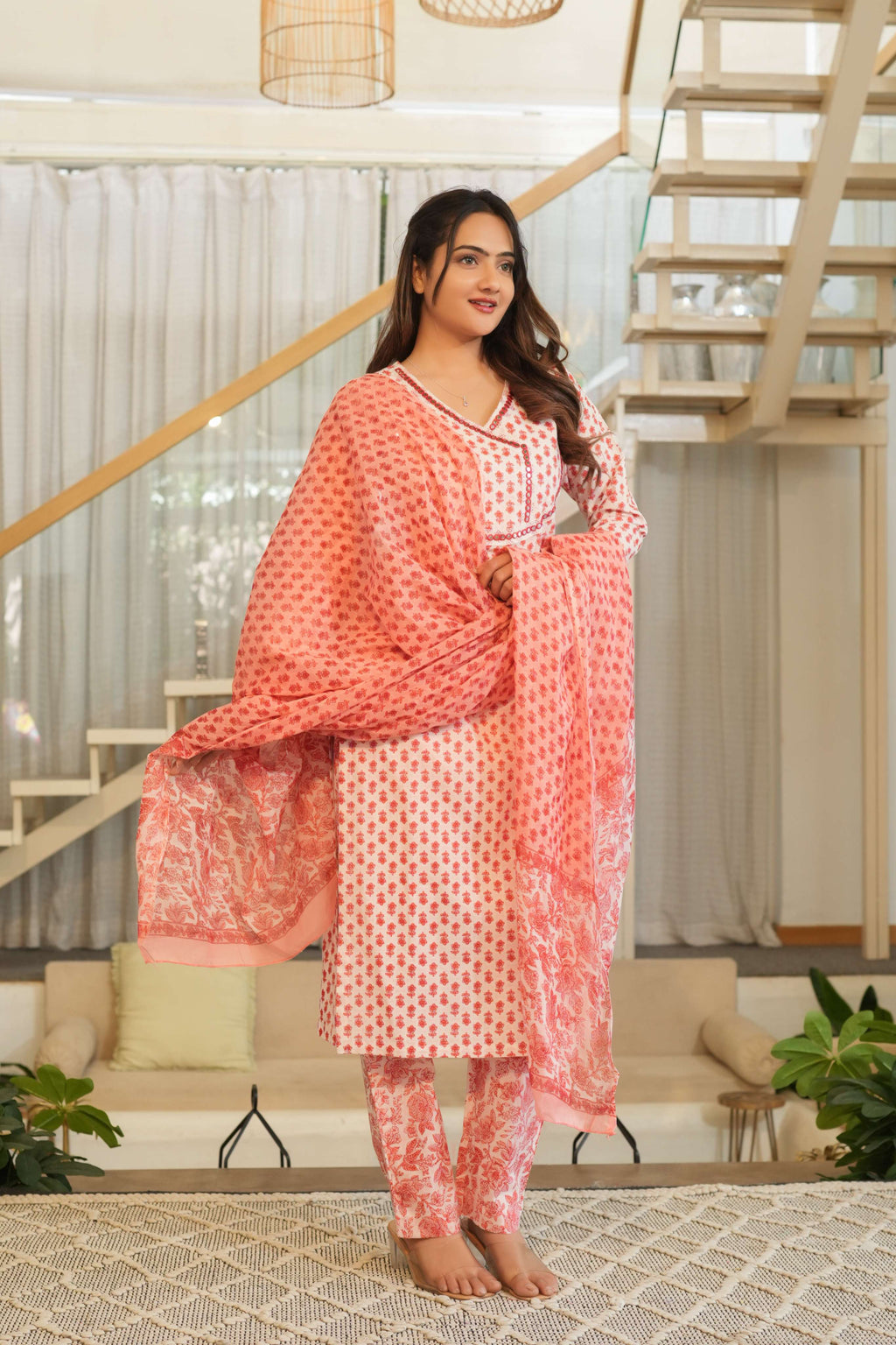 Peach White 3 Pcs Printed Suit Set with Delicate Floral Motifs