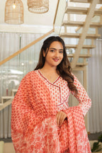 Peach White 3 Pcs Printed Suit Set with Delicate Floral Motifs
