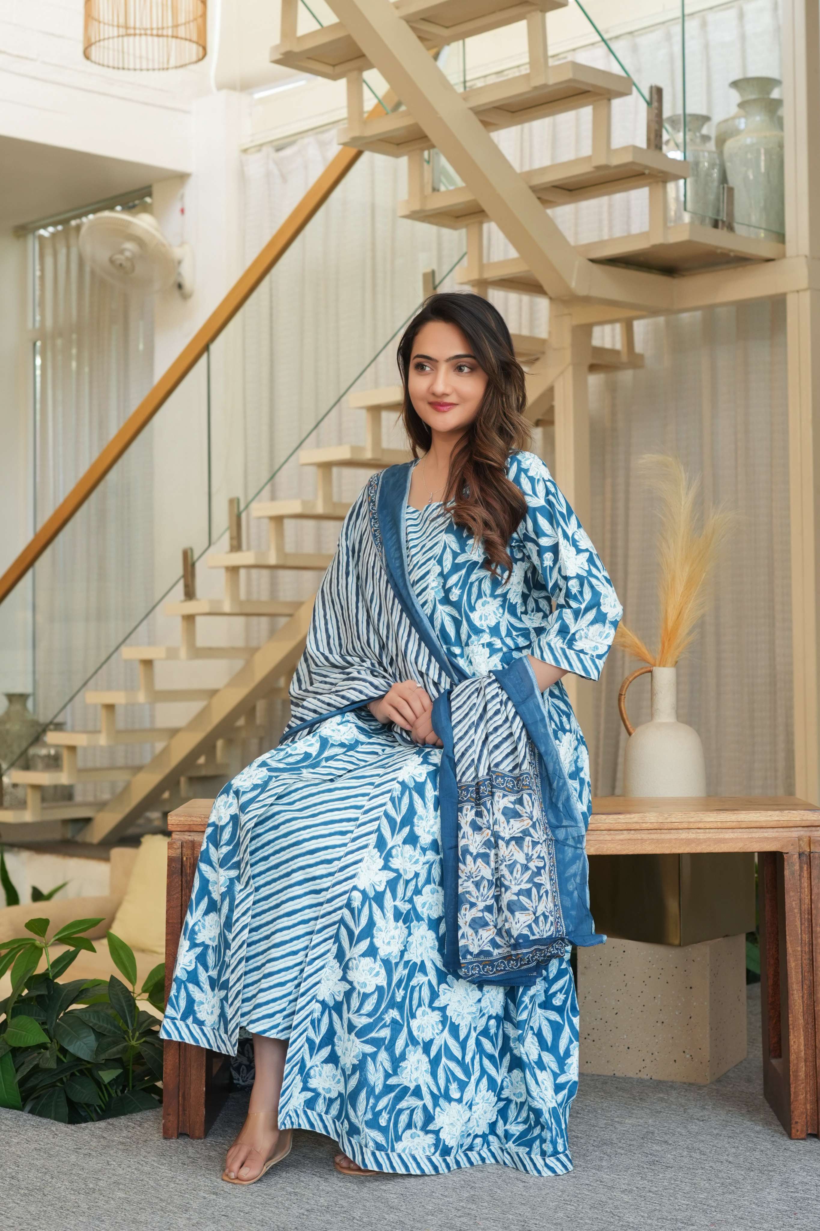 Blue 3 Pcs Printed Suit Set with Stripes