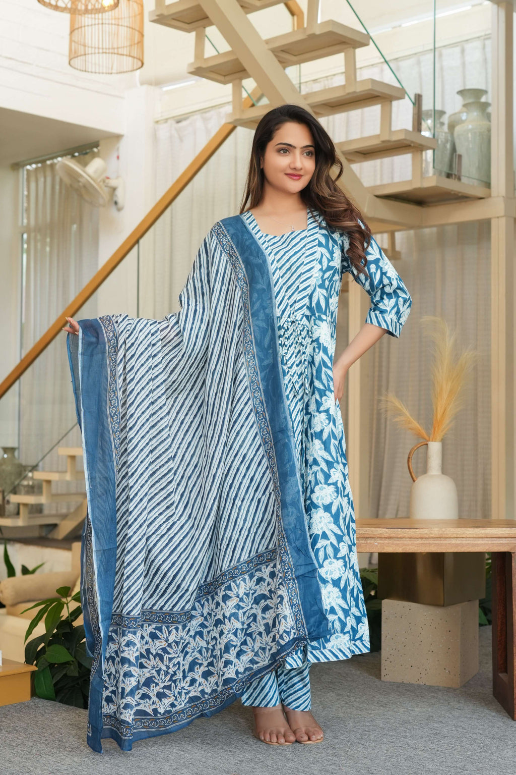Blue 3 Pcs Printed Suit Set with Stripes