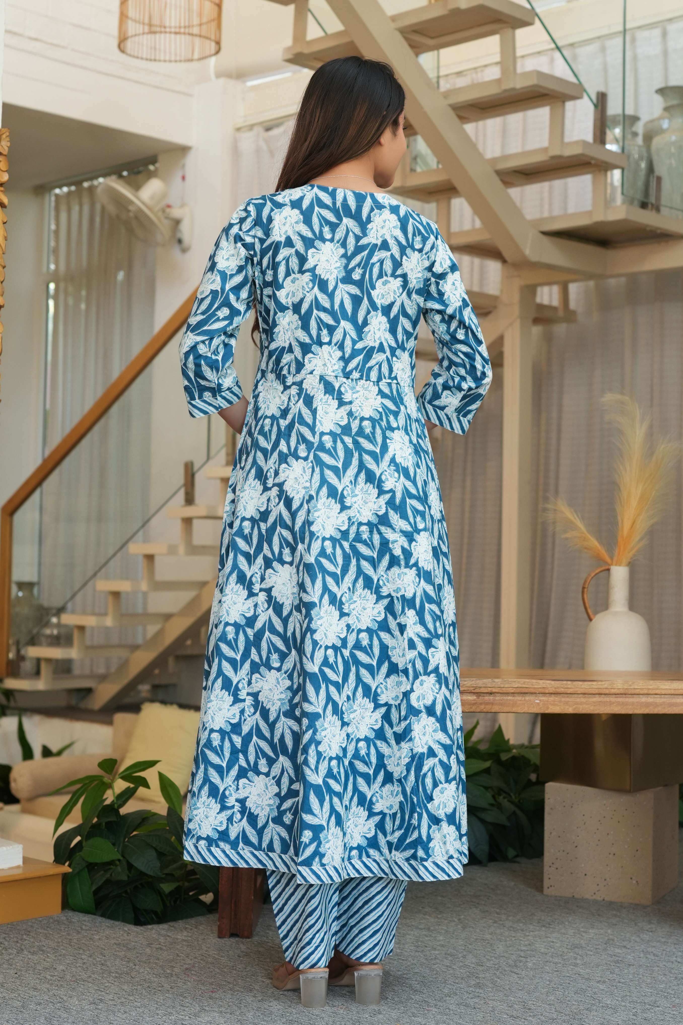 Blue 3 Pcs Printed Suit Set with Stripes
