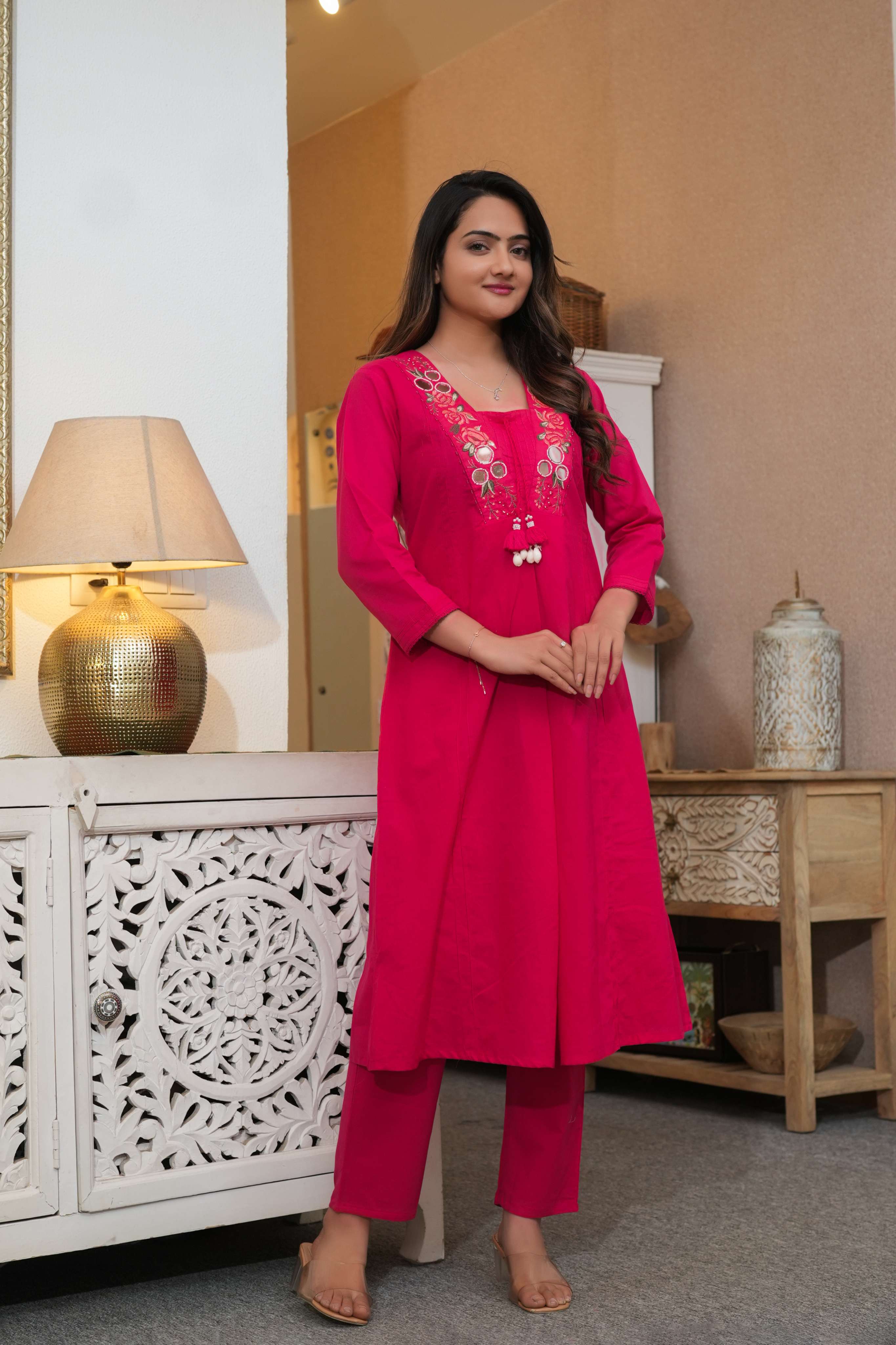 Elegant Pink Suit Set with Subtle Embroidery – Simple Yet Graceful Ethnic Look