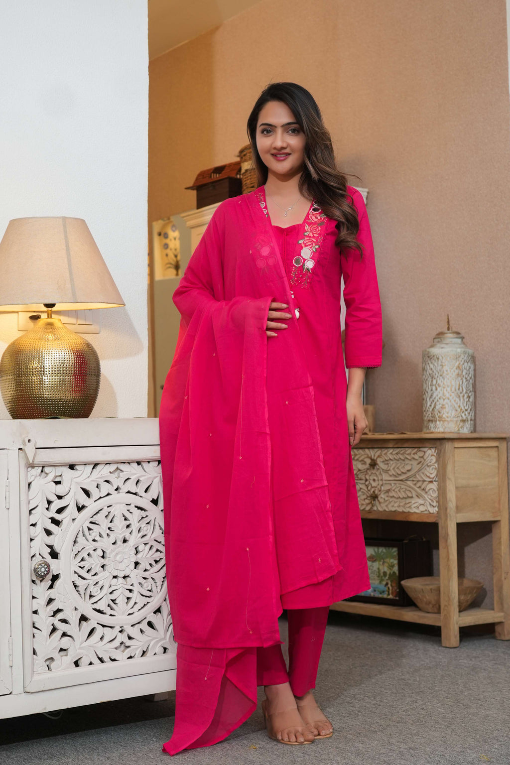 Elegant Pink Suit Set with Subtle Embroidery – Simple Yet Graceful Ethnic Look